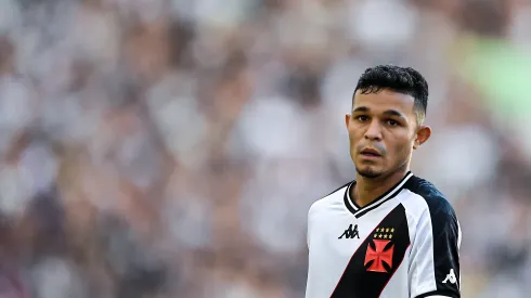 Adson jogador do Vasco durante partida contra o Nova Iguaçu no estádio Maracanã pelo campeonato Carioca 2024.