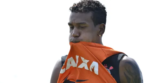 Edenilson. Treino do Corinthians no CT Joaquim Grava. 16 de Novembro de 2013, Sao Paulo, Sao Paulo, Brasil.