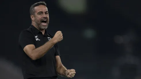 Artur Jorge tecnico do Botafogo durante partida contra o Atletico-MG no estadio Engenhao pelo campeonato Brasileiro A 2024.