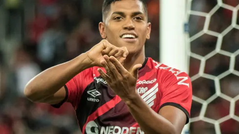 Pedro Rocha durante confronto contra o Cuiabá no Campeonato Brasileiro de 2021.