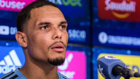 Treino na Toca da Raposa 2, em Belo Horizonte. Defensor pode estar indo embora