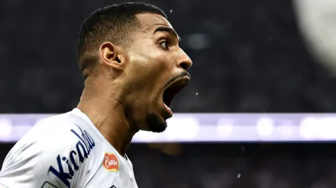 Joaquim, zagueiro do Santos.