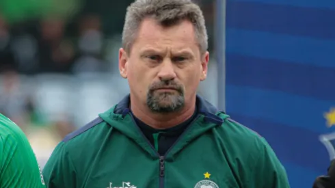 Fábio Matias durante confronto contra o Paysandu na Série B.