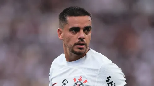 Fagner recebe 'recado' de Ramón Díaz no Corinthians.