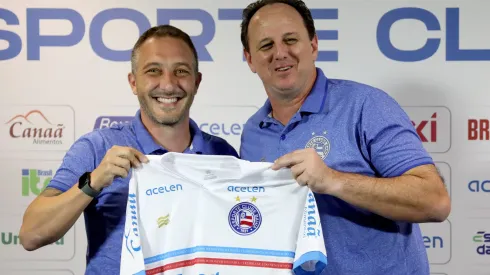 Cadu encaminha atacante para o Bahia de Ceni (Imagem: Felipe Oliveira/EC Bahia)