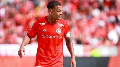 Alan Patrick jogador do Internacional durante partida contra o Ypiranga no estádio Beira-Rio pelo campeonato Gaúcho 2024. Lateral foi aprovado para jogar no elenco de Alan