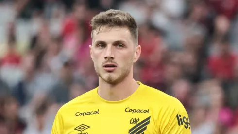 Bento se pronuncia após saída do Athletico-PR.