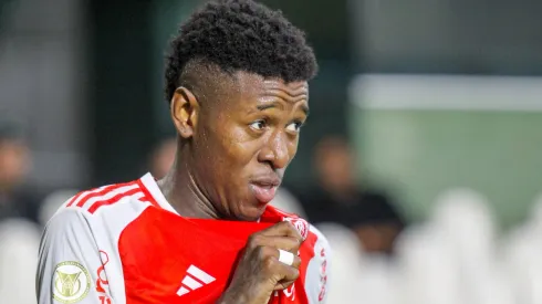 Vitão, jogador do Internacional.