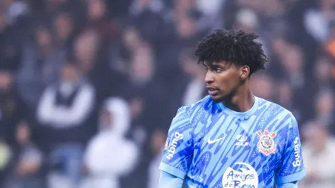 hugo souza goleiro do Corinthians durante partida contra o Criciúma no estádio Arena Corinthians pelo campeonato Brasileiro A 2024. Goleiro está surpreendendo todos nos bastidores