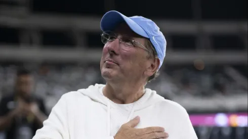 Textor recebe 'recado' de Pedrinho.