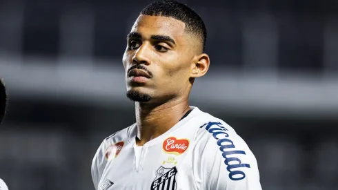 Joaquim, zagueiro do Santos.