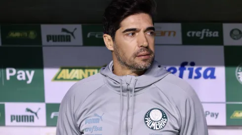 Abel Ferreira durante confronto contra o Cruzeiro no Brasileirão 2024.