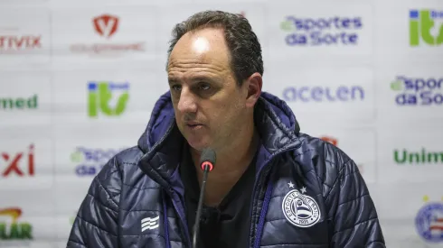 Rogério Ceni durante confronto contra o Athletico-PR no Brasileirão 2024. (Imagem: Rafael Rodrigues/Bahia)