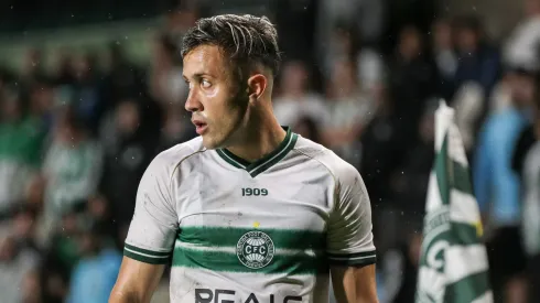 Matheus Frizzo jogador do Coritiba durante partida contra o Saojoseense no estadio Couto Pereira pelo campeonato Paranaense 2024.