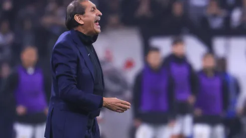 Ramón Diaz durante confronto contra o Criciúma no Brasileirão de 2024.