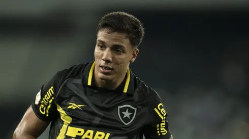 Carlos Alberto deve ficar no Botafogo.