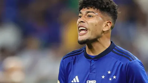 Filipe Machado durante confronto contra o Fluminense no Campeonato Brasileiro de 2023.