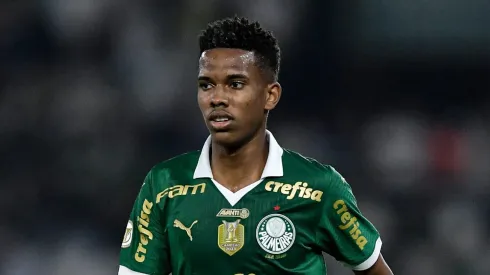 Estêvão vira assunto no Palmeiras.