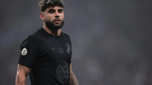 Yuri Alberto durante confronto contra o Criciúma no Brasileirão 2024.