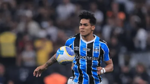 Arezo jogador do Grêmio durante partida contra o Corinthians no estadio Arena Corinthians pelo campeonato Brasileiro A 2024.