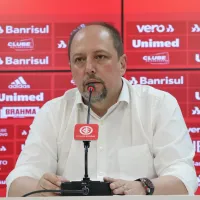 Barcellos comenta sobre a chegada de reforços no Internacional: \'Estamos no mercado\'