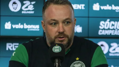 Guilherme Bosle durante confronto contra a Chapecoense na Série B.