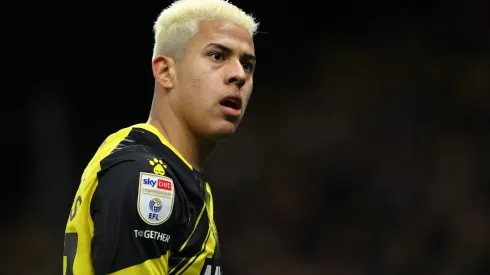 Matheus Martins durante contra o Stoke City na Championship 2023/24.