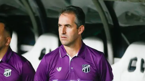 Léo Condé técnico do Ceará durante partida contra o Santos no estádio Arena Castelão pelo Campeonato Brasileiro B 2024