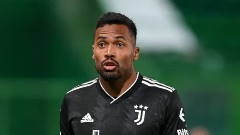 Alex Sandro não deve jogar no São Paulo.