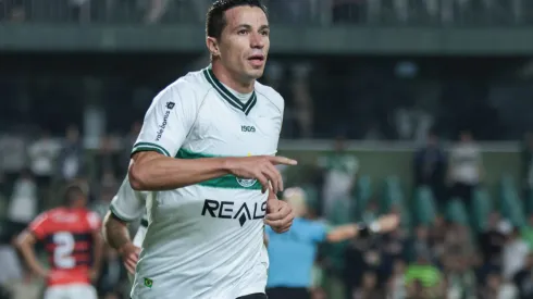 Leandro Damião durante confronto contra o Ituano na Série B 2024.