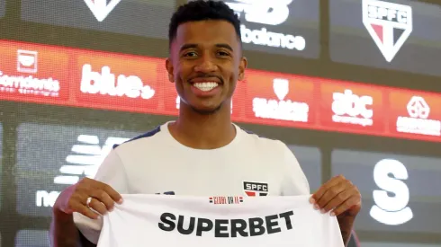 Foto: Rubens Chiri / saopaulofc - Marcos Antônio durante apresentação no São Paulo.