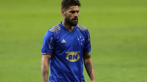 Rafael Sóbis durante confronto contra o Guarani na Série B de 2021.