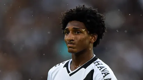 Talles Magno pode reforçar o Corinthians.