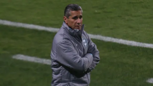 Jorginho tecnico do Coritiba durante partida contra o Santos no estadio Couto Pereira Foto: Gabriel Machado/AGIF