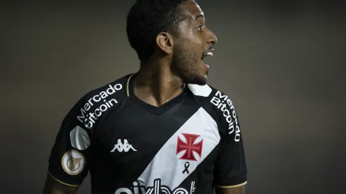 Miranda durante confronto contra o Athletico-PR no Brasileirão de 2023.