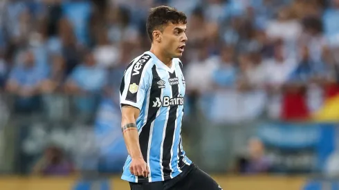 Carballo atuando no Grêmio