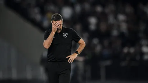 Artur Jorge tecnico do Botafogo durante partida contra o Palmeiras no estadio Engenhao pelo campeonato Brasileiro A 2024.