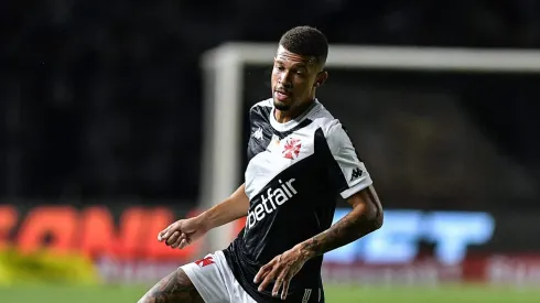 Joao Victor jogador do Vasco durante partida contra o Vitoria no estadio Sao Januario pelo campeonato Brasileiro A 2024.