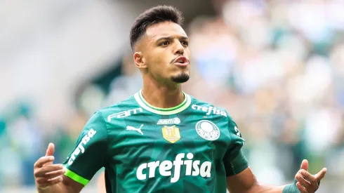 Gabriel Menino jogador do Palmeiras comemora seu gol durante partida contra o Agua Santa no estadio Arena Allianz Parque pelo campeonato Paulista 2023. Volante foi criticado pela torcida