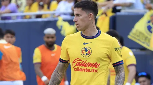 Brian Rodríguez durante confronto contra o Aston Villa na pré-temporada.