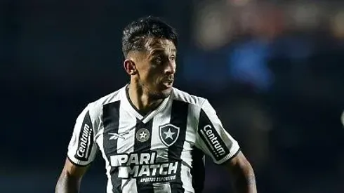 Damián Suárez atuando no Botafogo