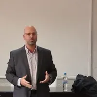 Bisol fala sobre saída de jogadores do Internacional e afirma: \'Não existe ambiente de desmantelamento\'