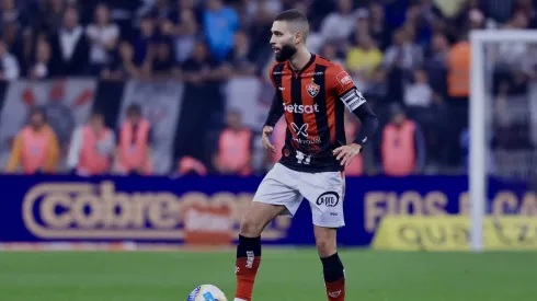 Wagner Leonardo, jogador do Vitória, durante partida contra o Corinthians na Neo Química Arena, pelo Campeonato Brasileiro.