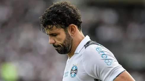 Diego Costa jogador do Gremio durante partida contra o Vasco no estadio Sao Januario pelo campeonato Brasileiro A 2024. Centroavante foi criticado pela torcida