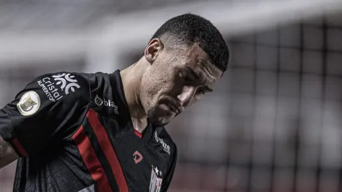 Baralhas vira assunto no Atlético-GO.