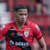 Adriano Martins \'dispara\' no Atlético-GO sobre momento ruim: \'O grupo todo está desconfortável\'