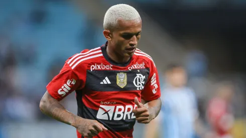 Wesley jogador do Flamengo durante partida contra o Gremio no estadio Arena do Gremio pelo campeonato Copa do Brasil 2023. Foto: Pedro H. Tesch/AGIF
