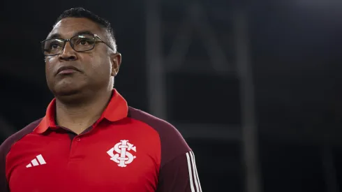 Roger Machado, treinador do Internacional dá aval para a contratação de Zé Marcos, do Juventude.