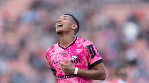 Wesley Pomba, jogador do Coritiba, atuando no Ituano em 2023