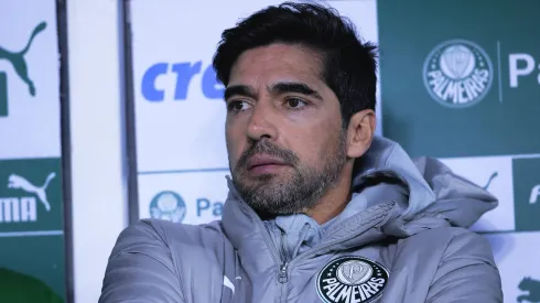 Abel Ferreira, treinador do Palmeiras que deve poupar jogadores no clássico.